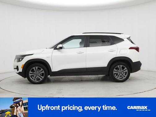 White 2021 Kia Seltos S