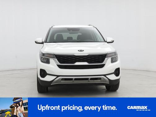 White 2021 Kia Seltos S