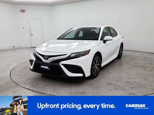 White 2024 Toyota Camry SE