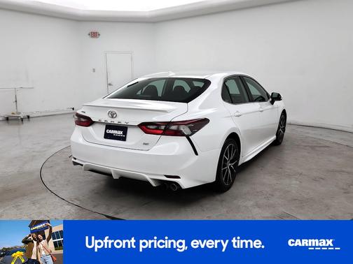 White 2024 Toyota Camry SE