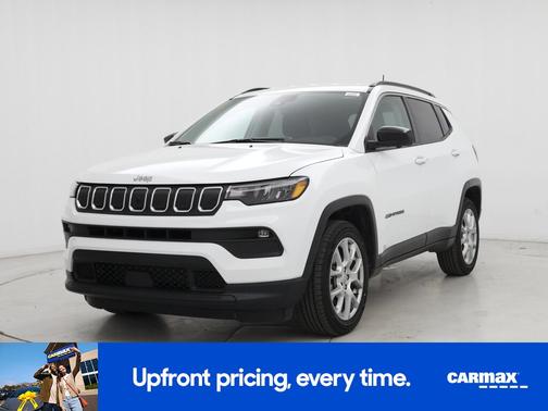 White 2022 Jeep Compass Latitude Lux