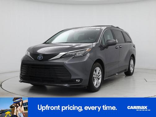 2025 Toyota Sienna XLE