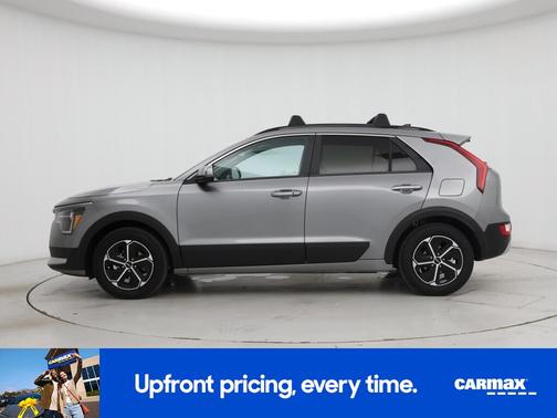 Gray 2025 Kia Niro EX