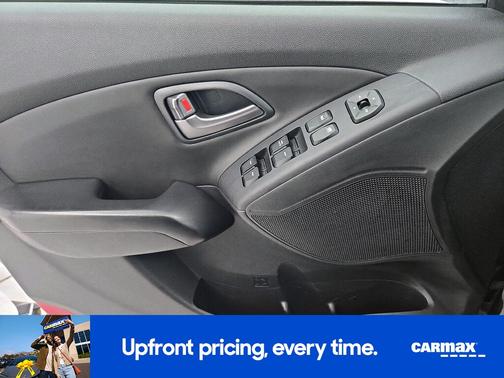 Black 2015 Hyundai TUCSON SE