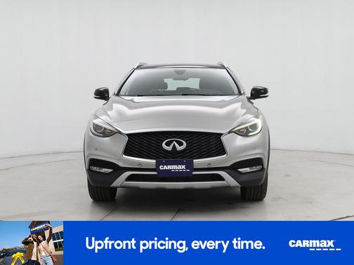 2017 INFINITI QX30 Premium