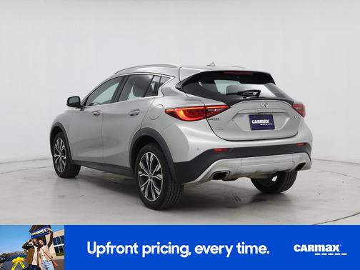 2017 INFINITI QX30 Premium