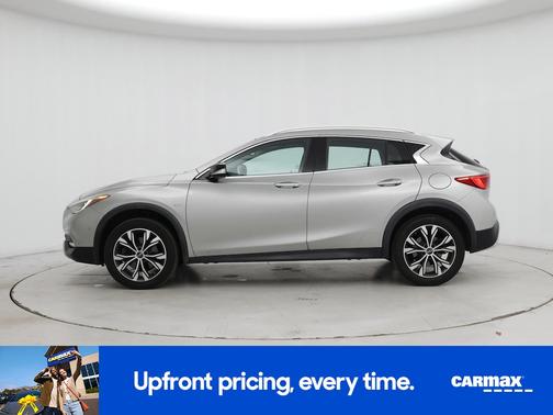 2017 INFINITI QX30 Premium