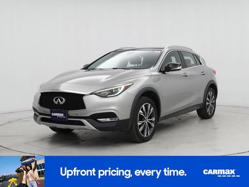 2017 INFINITI QX30 Premium