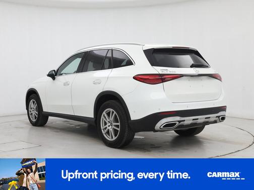 White 2023 Mercedes-Benz GLC 300