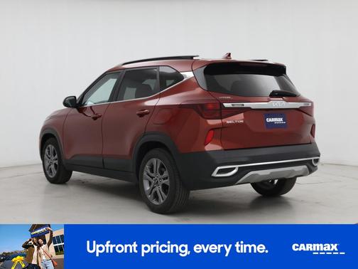 Red 2023 Kia Seltos S