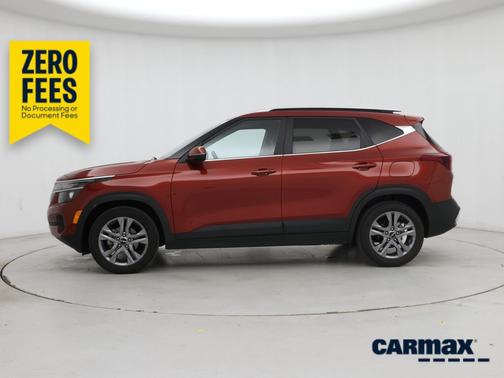 Red 2023 Kia Seltos S