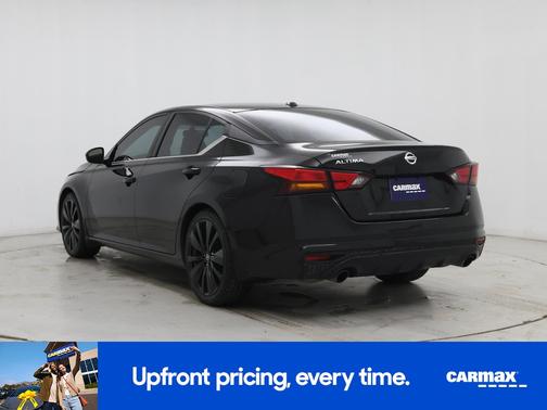 Black 2019 Nissan Altima SR