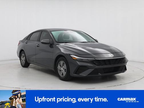 2024 Hyundai ELANTRA SE