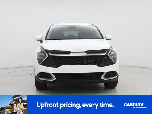 White 2023 Kia Sportage Hybrid LX