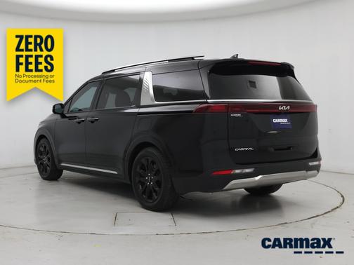 Black 2024 Kia Carnival SX