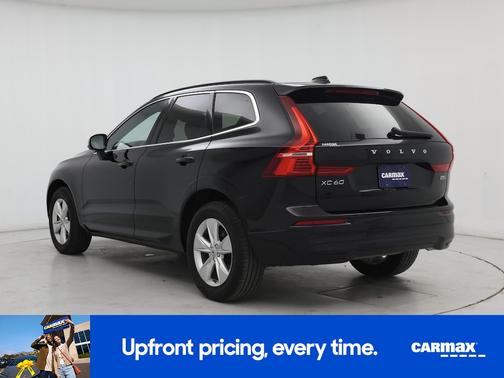 Black 2022 Volvo XC60 B5 Momentum