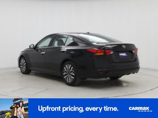 Black 2024 Nissan Altima SV