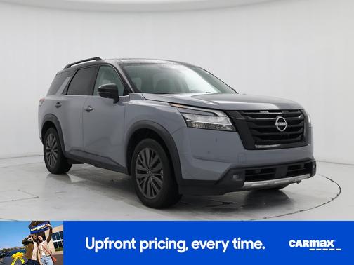 2022 Nissan Pathfinder SL