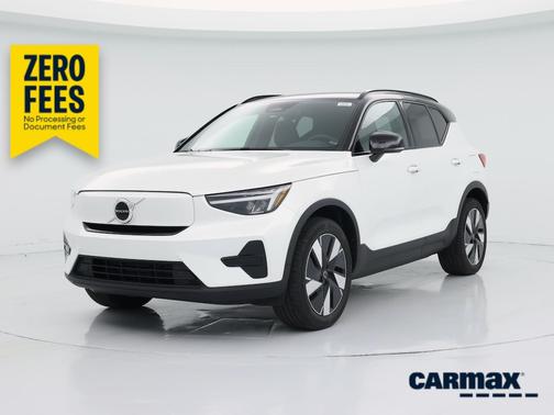 White 2024 Volvo XC40 Recharge Pure Electric Core