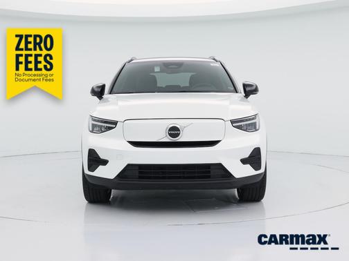 White 2024 Volvo XC40 Recharge Pure Electric Core