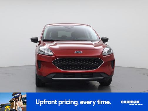 Red 2022 Ford Escape SE