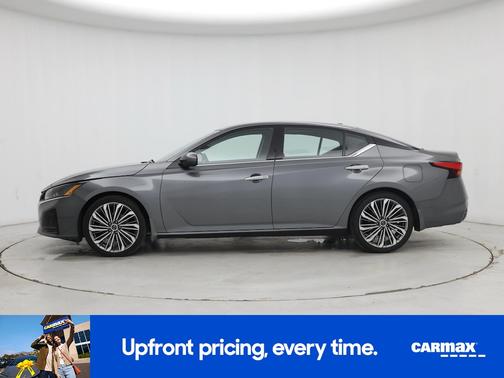 Gray 2023 Nissan Altima SL