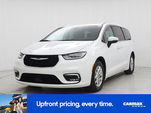 White 2023 Chrysler Pacifica Touring L