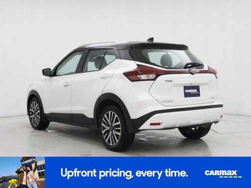 White 2023 Nissan Kicks SV