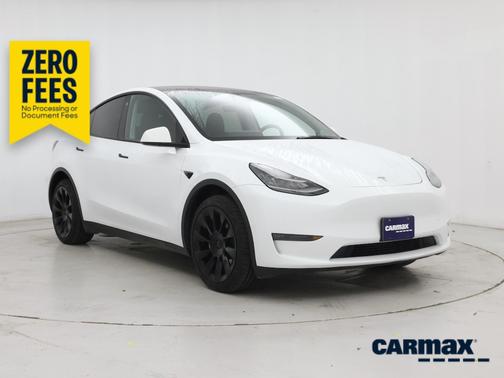 White 2023 Tesla Model Y Long Range