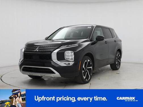 Silver 2024 Mitsubishi Outlander SE