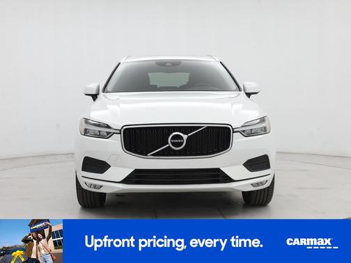 White 2021 Volvo XC60 T5 Momentum
