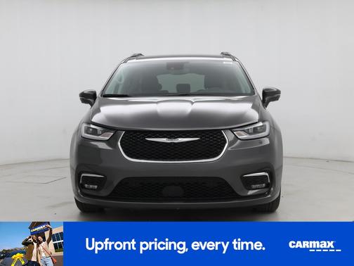 Gray 2022 Chrysler Pacifica Touring L