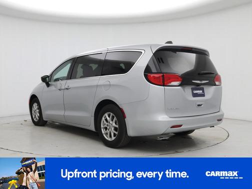 2024 Chrysler Voyager LX