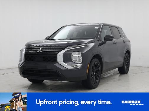 Gray 2024 Mitsubishi Outlander SE Black Edition
