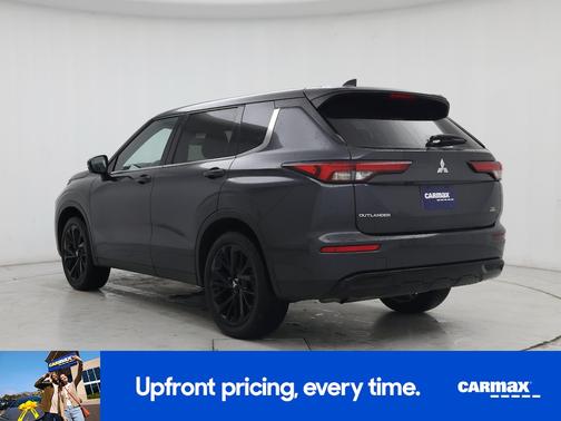 Gray 2024 Mitsubishi Outlander SE Black Edition