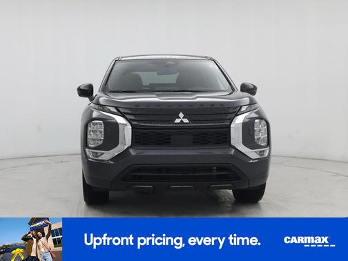 Gray 2024 Mitsubishi Outlander SE Black Edition