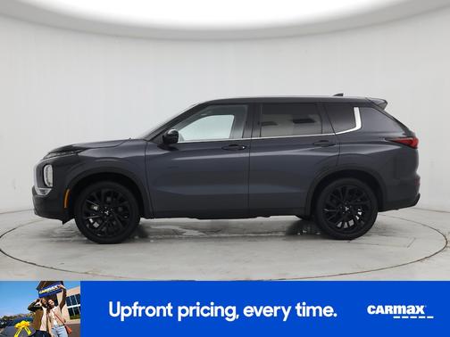 Gray 2024 Mitsubishi Outlander SE Black Edition