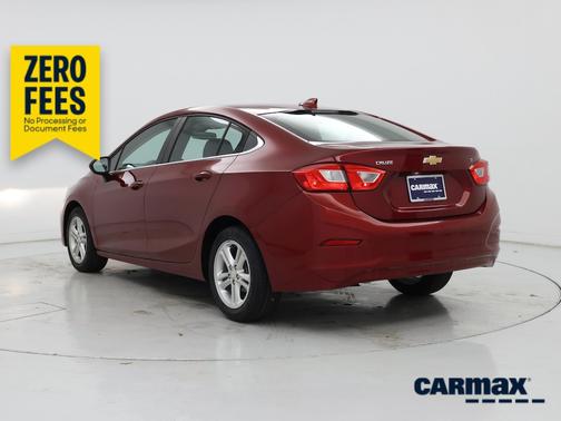 Red 2018 Chevrolet Cruze LT