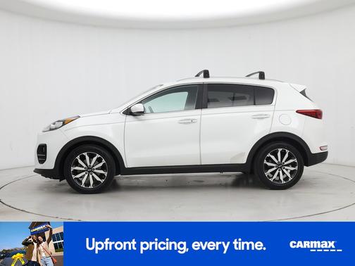 White 2017 Kia Sportage EX