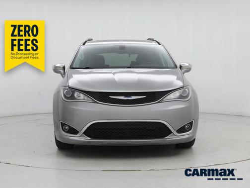 Silver 2018 Chrysler Pacifica Limited