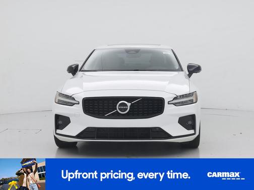 2023 Volvo S60 B5 Plus Dark Theme