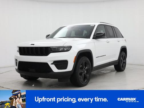 White 2023 Jeep Grand Cherokee Altitude X