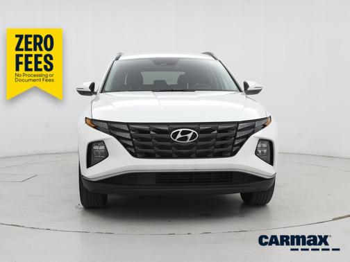 White 2023 Hyundai TUCSON SEL