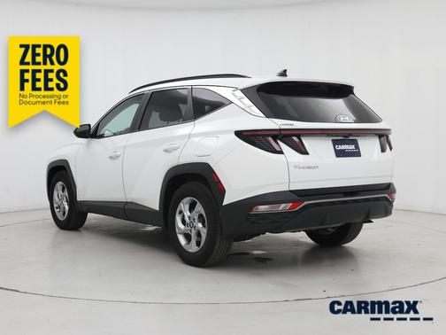 White 2023 Hyundai TUCSON SEL