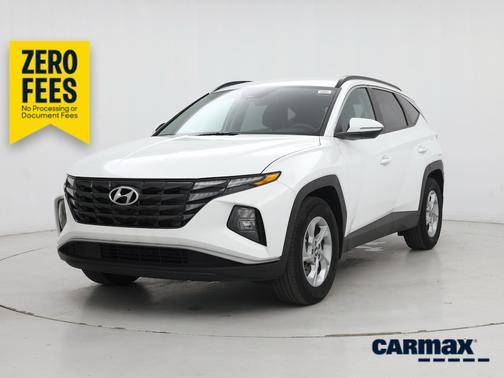 White 2023 Hyundai TUCSON SEL