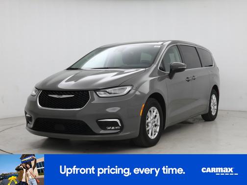 Gray 2023 Chrysler Pacifica Touring L