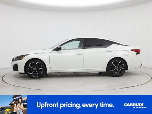 White 2023 Nissan Altima SR