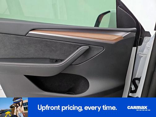 White 2024 Tesla Model Y Long Range