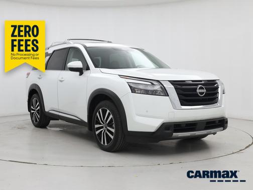 White 2025 Nissan Pathfinder Platinum
