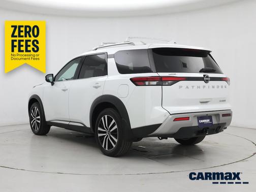 White 2025 Nissan Pathfinder Platinum